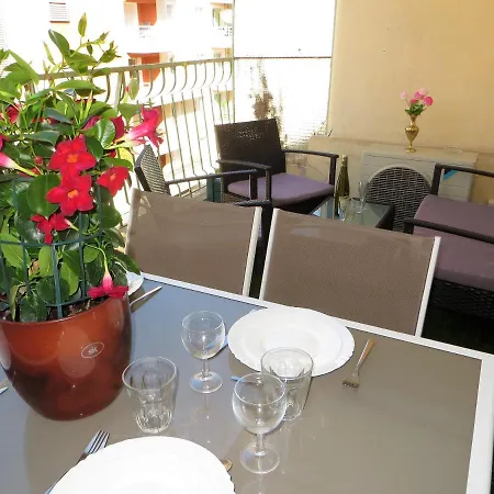Apartman 9 Avenue De Carras